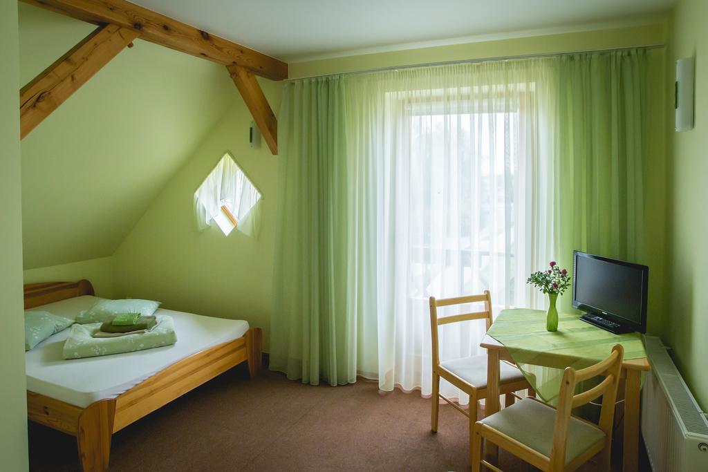Hotel Viesu Maja Janis Madona Zimmer foto
