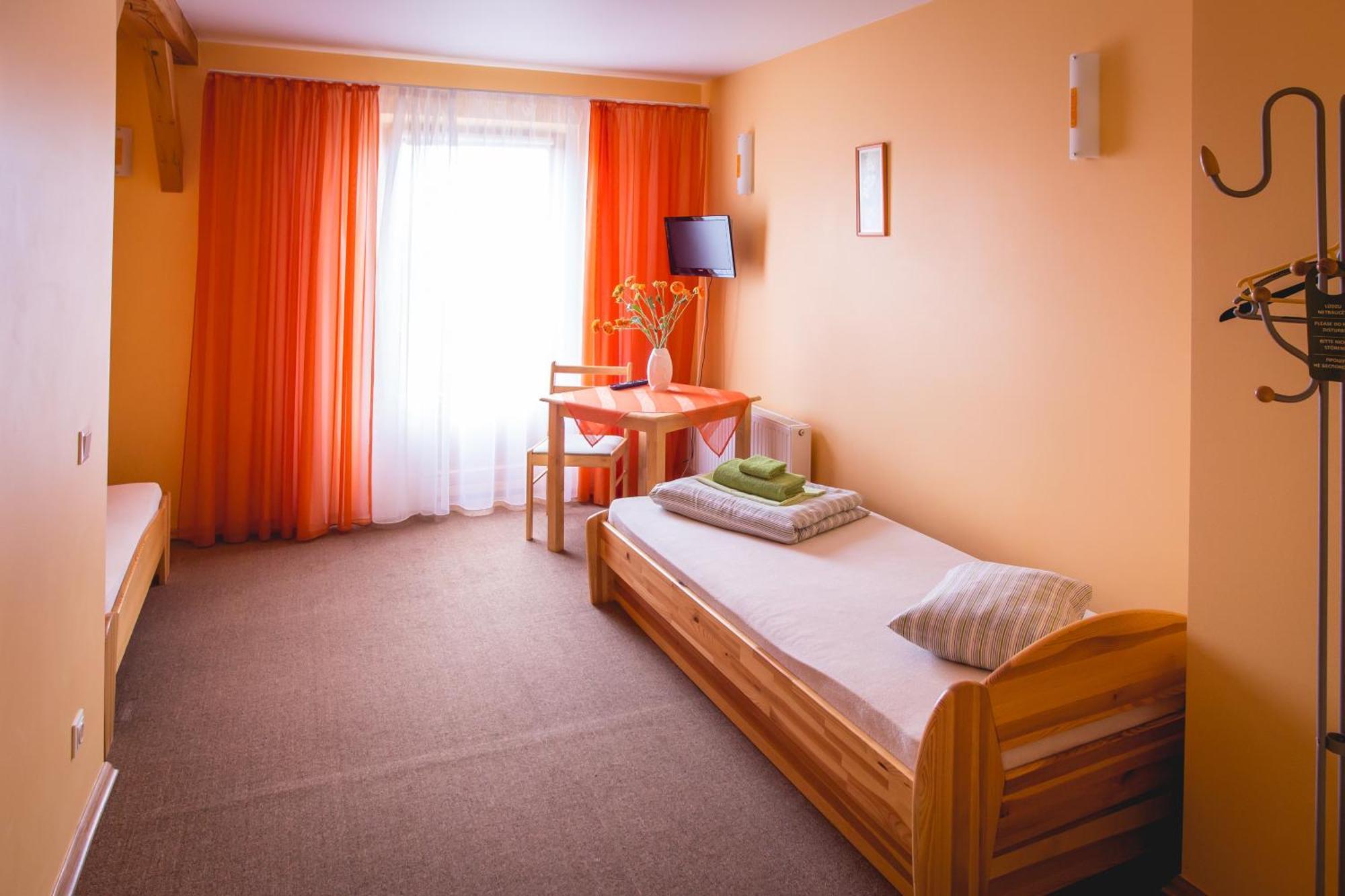 Hotel Viesu Maja Janis Madona Zimmer foto